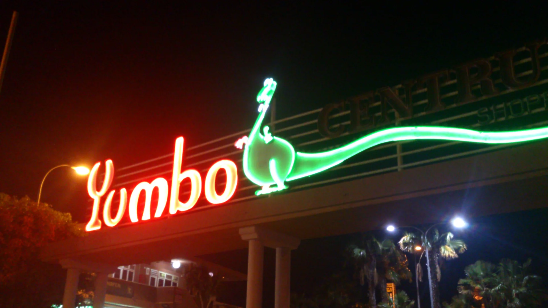 Nachts: das Yumbo